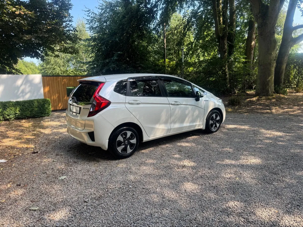 Honda Fit 2016 - Image 2