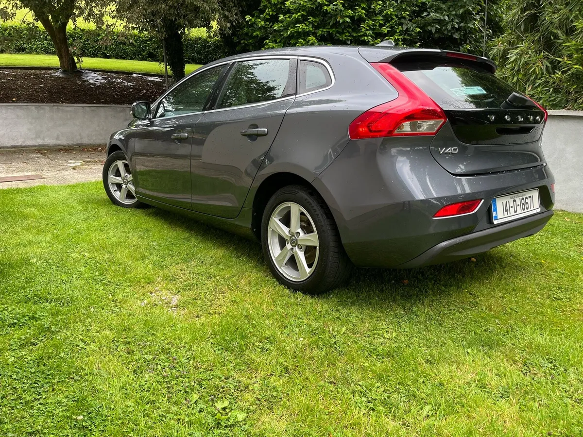 Volvo V40 1.6D Deposit Taken - Image 3