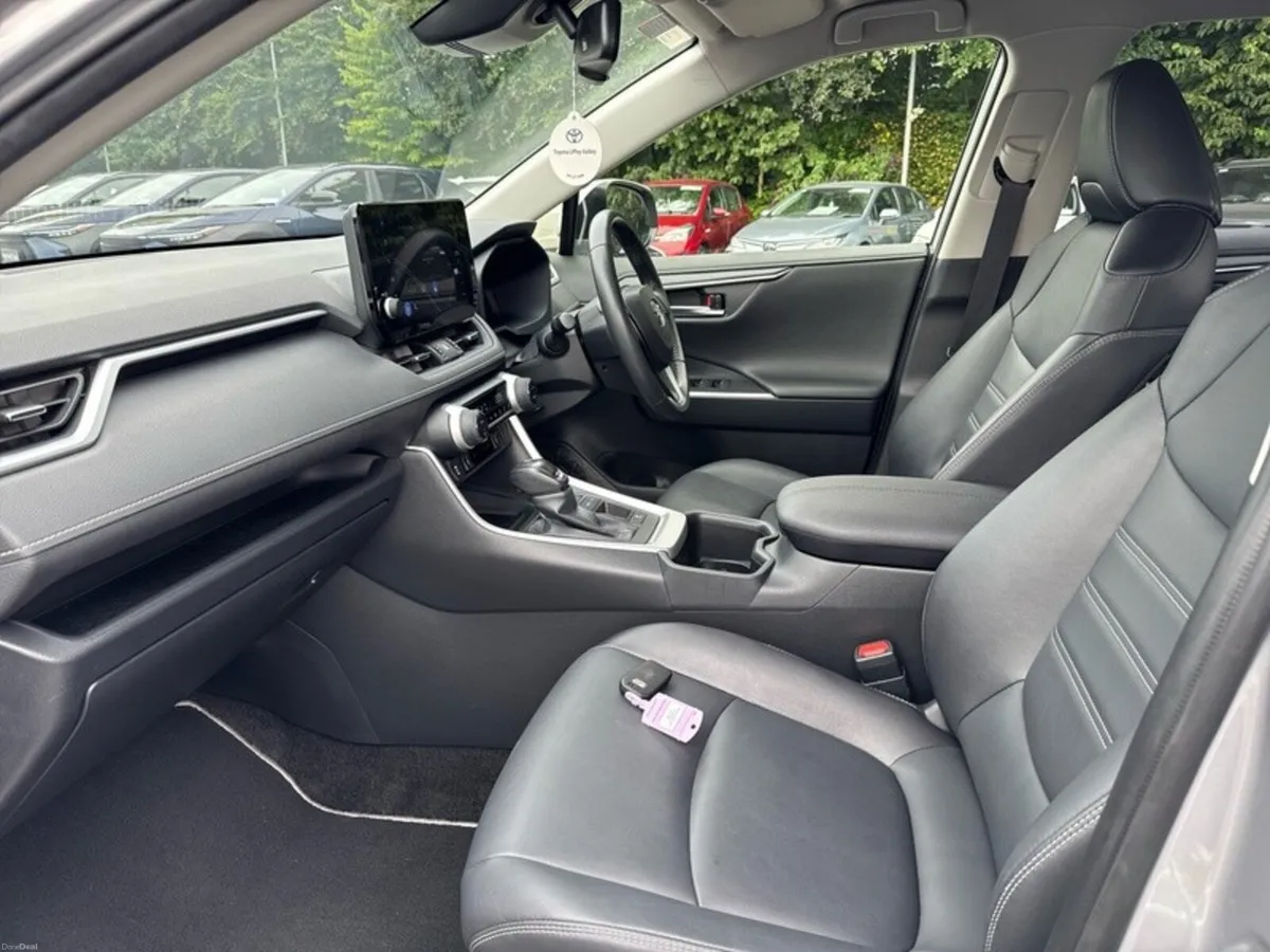 Toyota RAV4 RAV4 HYBRID SOL - Image 6