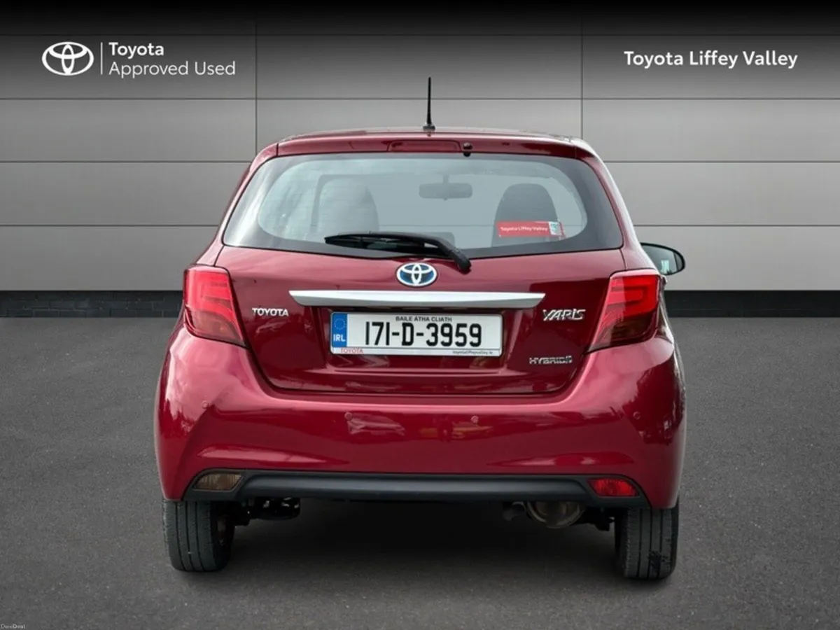Toyota Yaris YARIS HYBRID LUXURY MC - Image 4