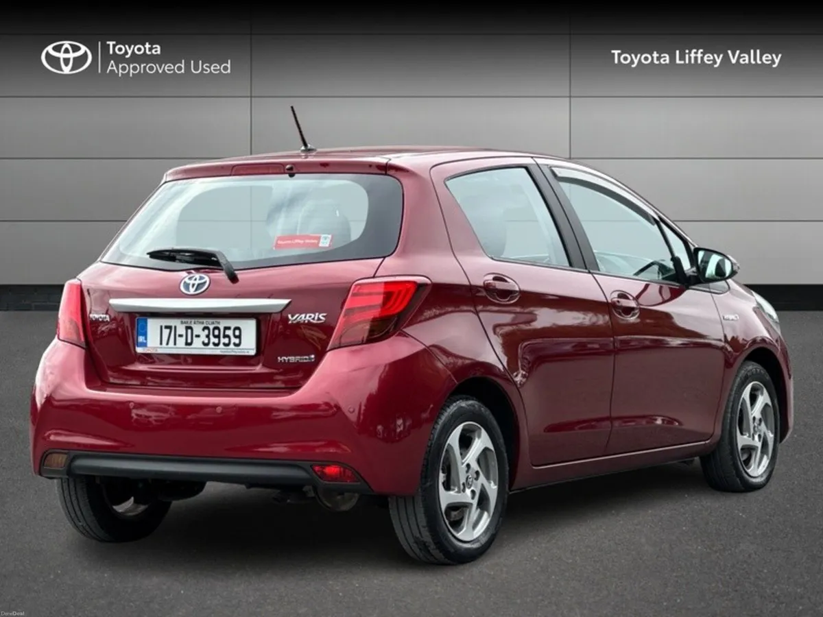 Toyota Yaris YARIS HYBRID LUXURY MC - Image 2