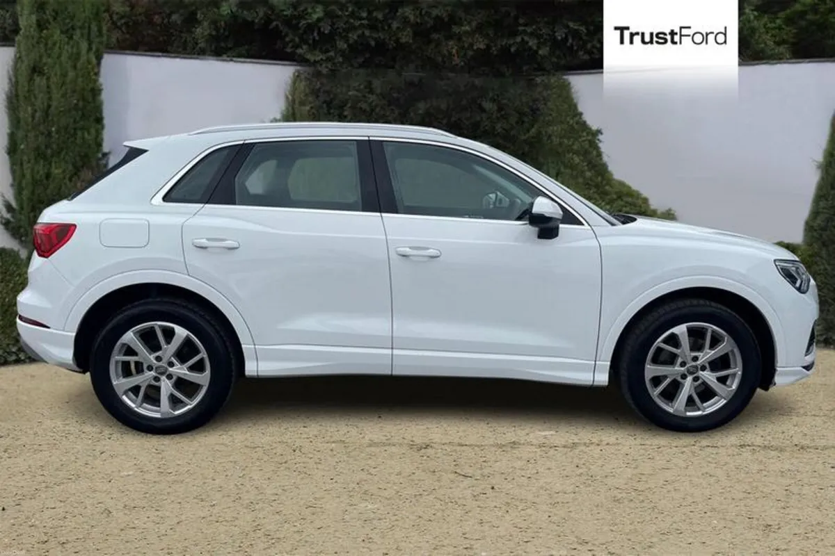 Audi Q3 Sport - Image 3