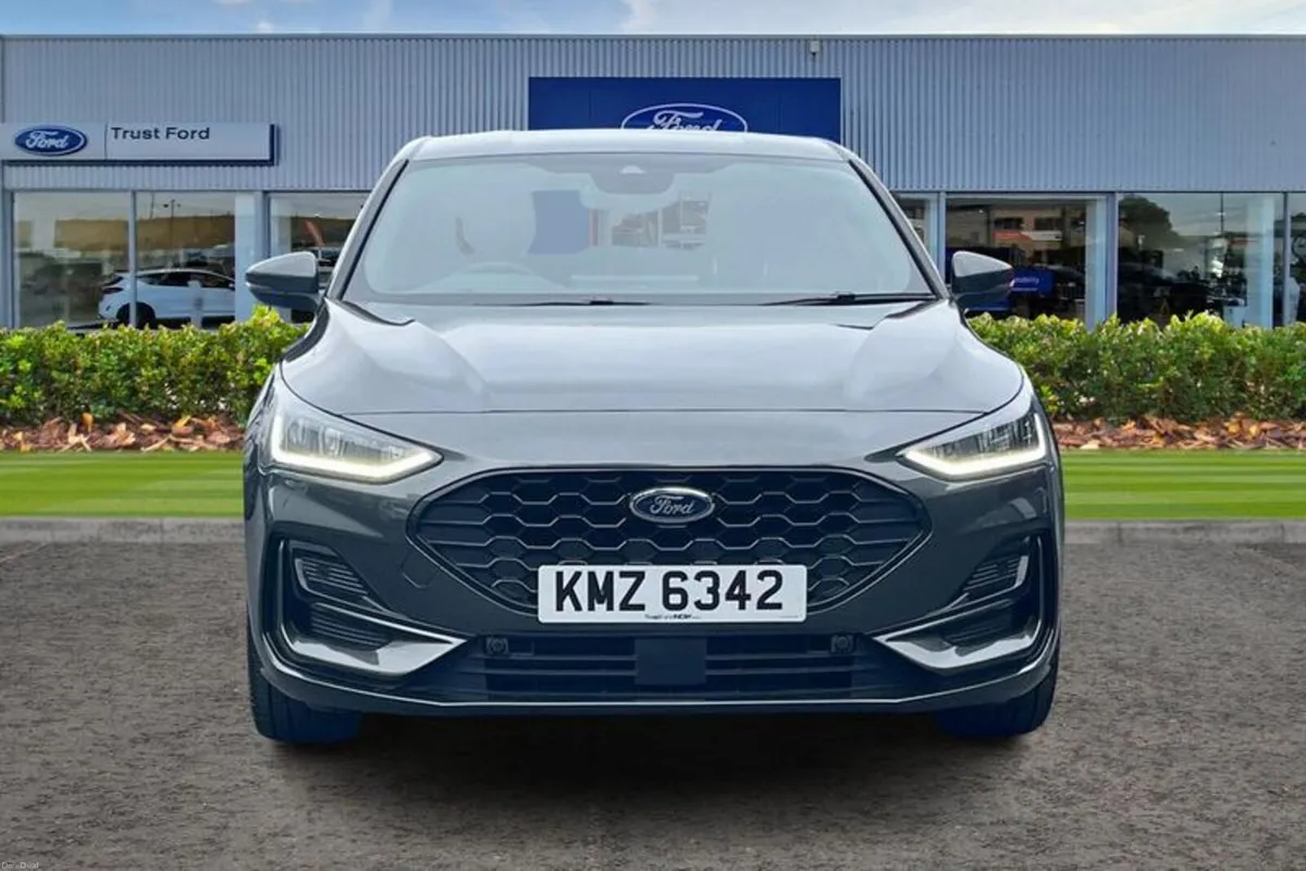 Ford Focus 1.0 EcoBoost Hybrid mHEV 155 ST-Line X - Image 6