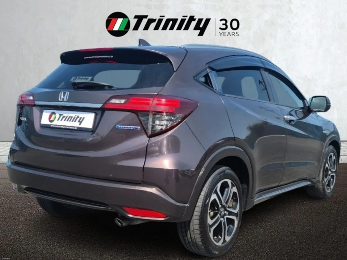Honda Vezel ** Z HYBRID ** HUGE SPEC ** TRINITY MO - Image 3