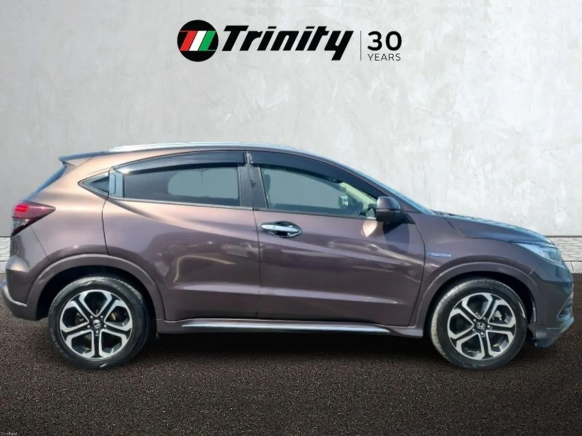 Honda Vezel ** Z HYBRID ** HUGE SPEC ** TRINITY MO - Image 5