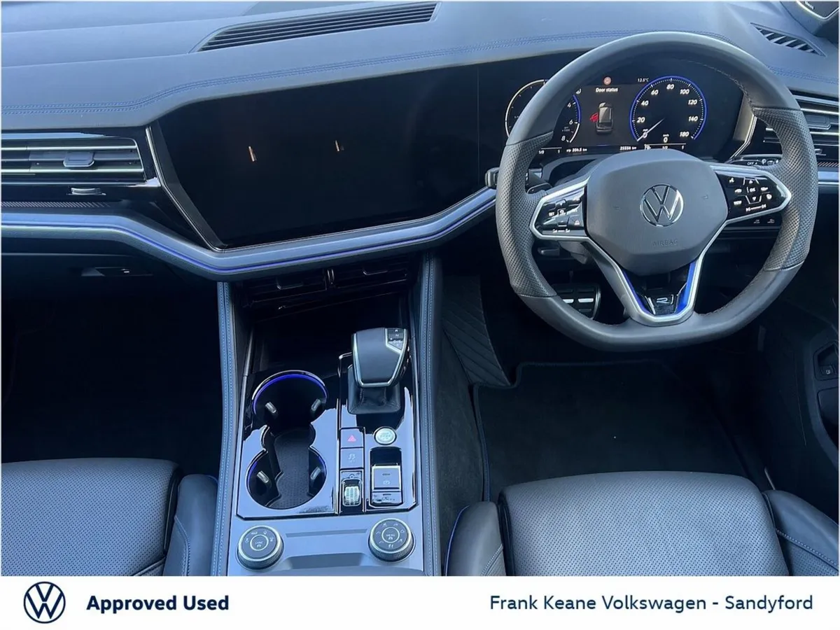 Volkswagen Touareg *R-Line* eHybrid 3.0TSI PHEV 46 - Image 2