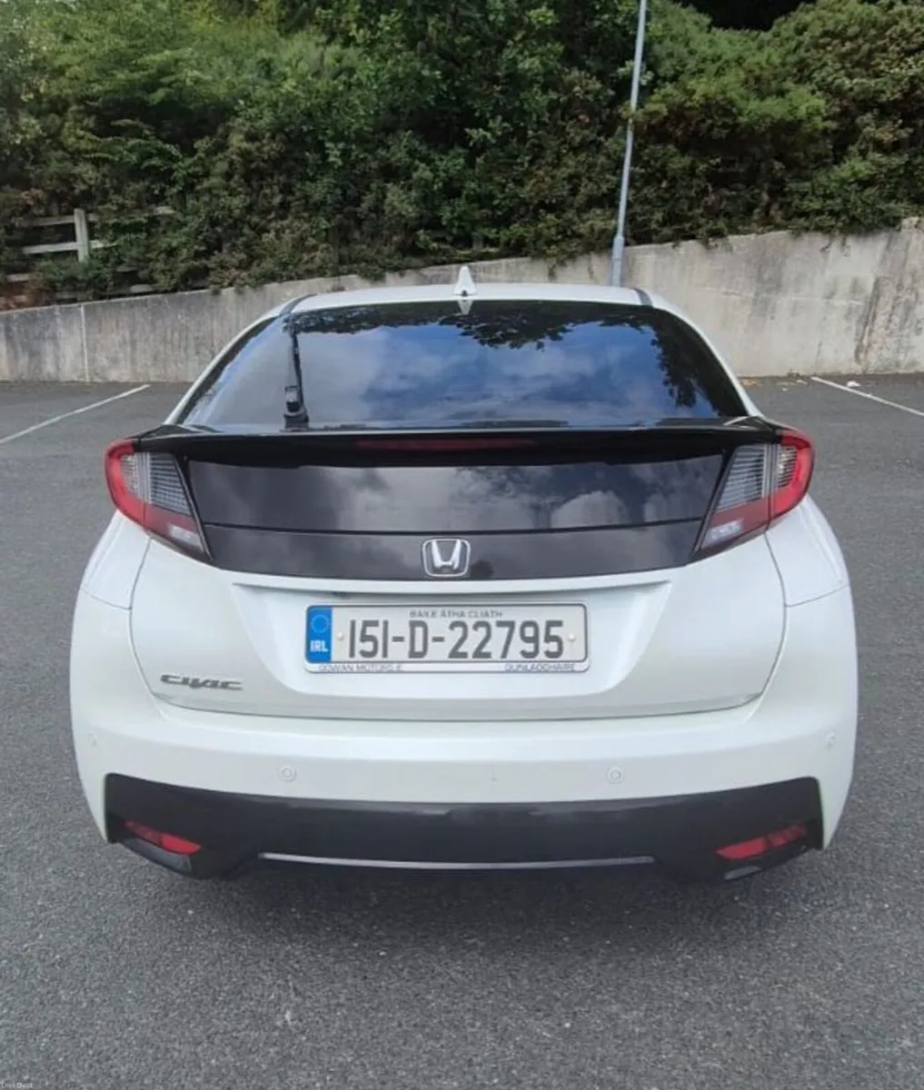 Honda Civic 2015 - Image 2