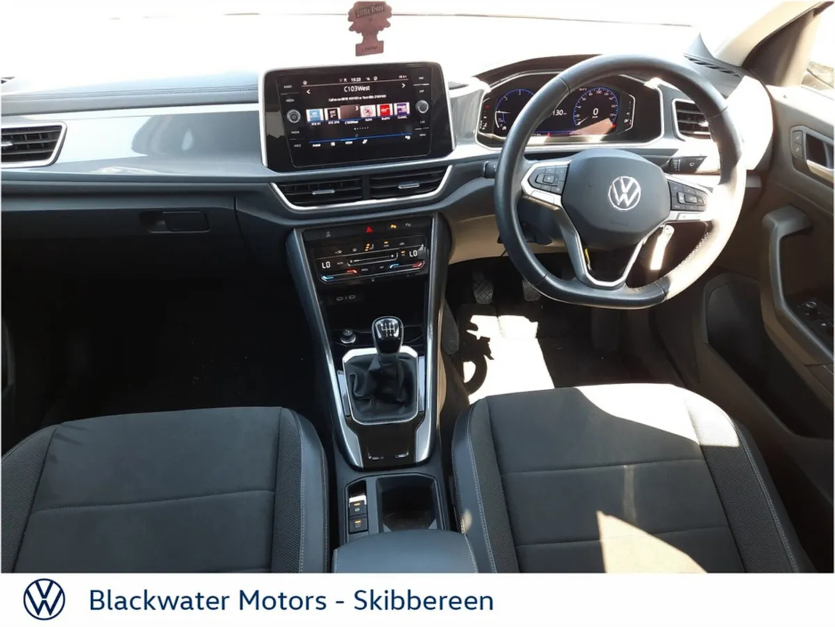 Volkswagen T-Roc 2.0TDI 116BHP STYLE WITH REVIEW C - Image 2
