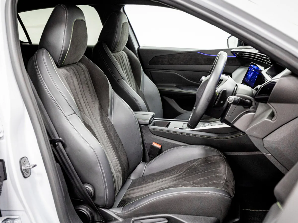 Peugeot 308 GT 1.6 PHEV Auto 225HP - Image 3