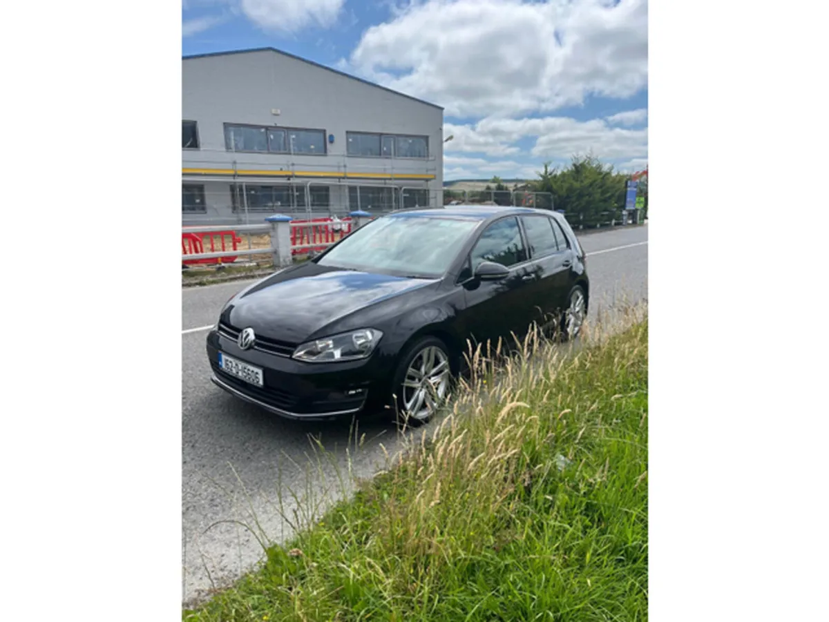 Volkswagen Golf HIGHLINE 1.2 TSI MANUAL 6SPEED FWD - Image 3