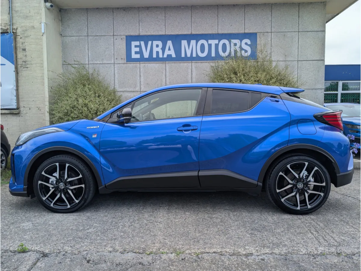 Toyota C-HR GR SPORT AUTOMATIC HYBRID 1.8 PETROL / - Image 4