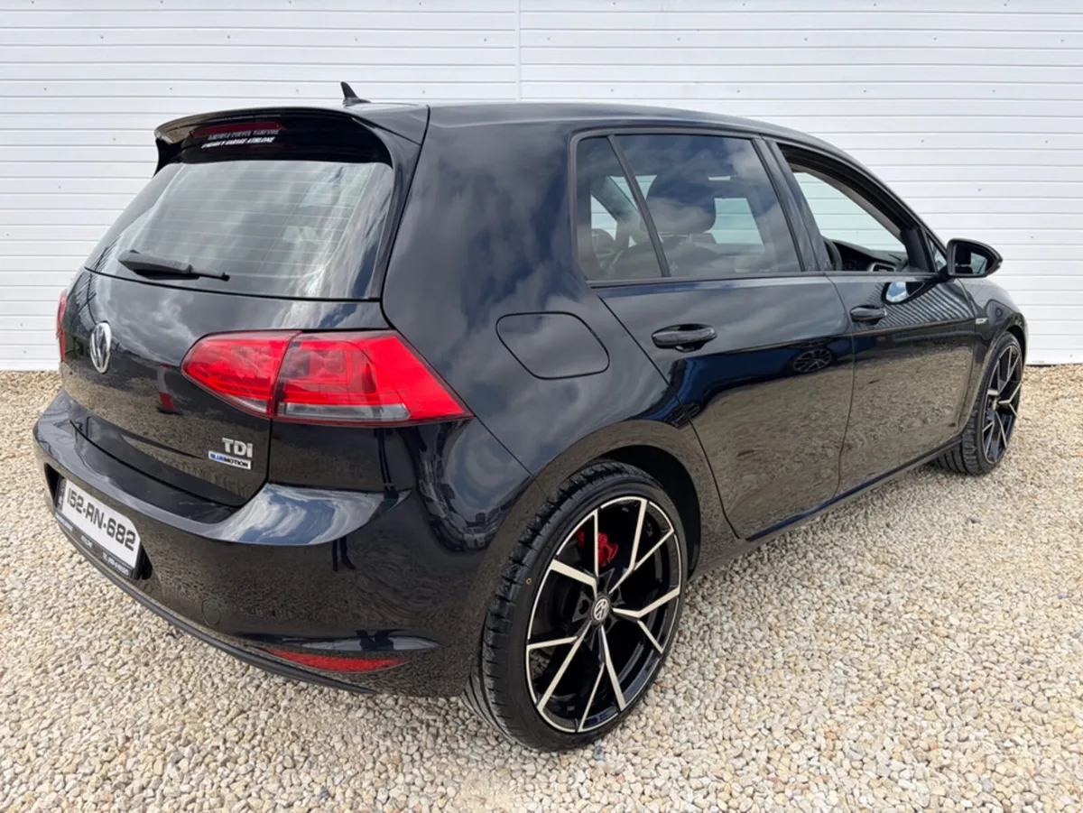 Volkswagen Golf 1.6 TDI BLUEMOTION 110PS 5DR - Image 3