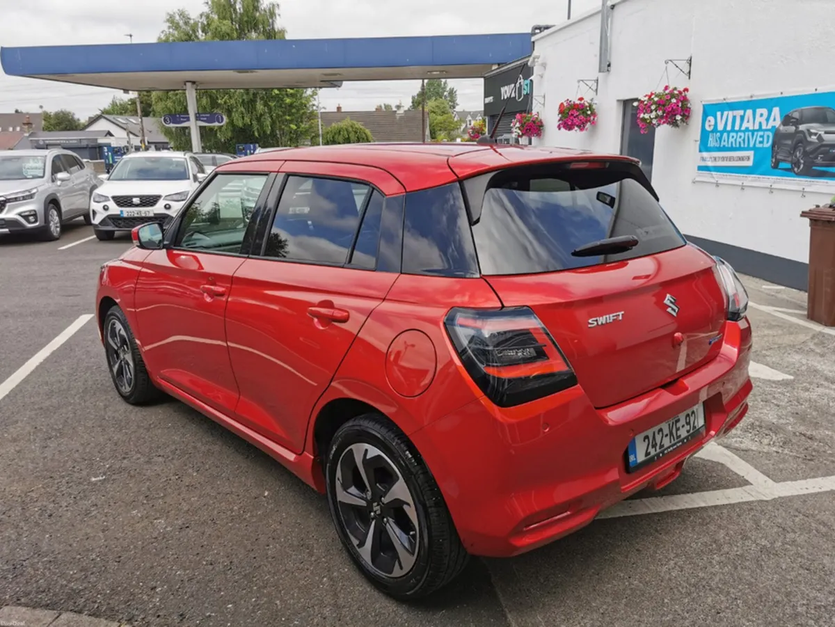 Suzuki Swift 1.2 HYBRID ULTRA 5DR (10YR warranty a - Image 4