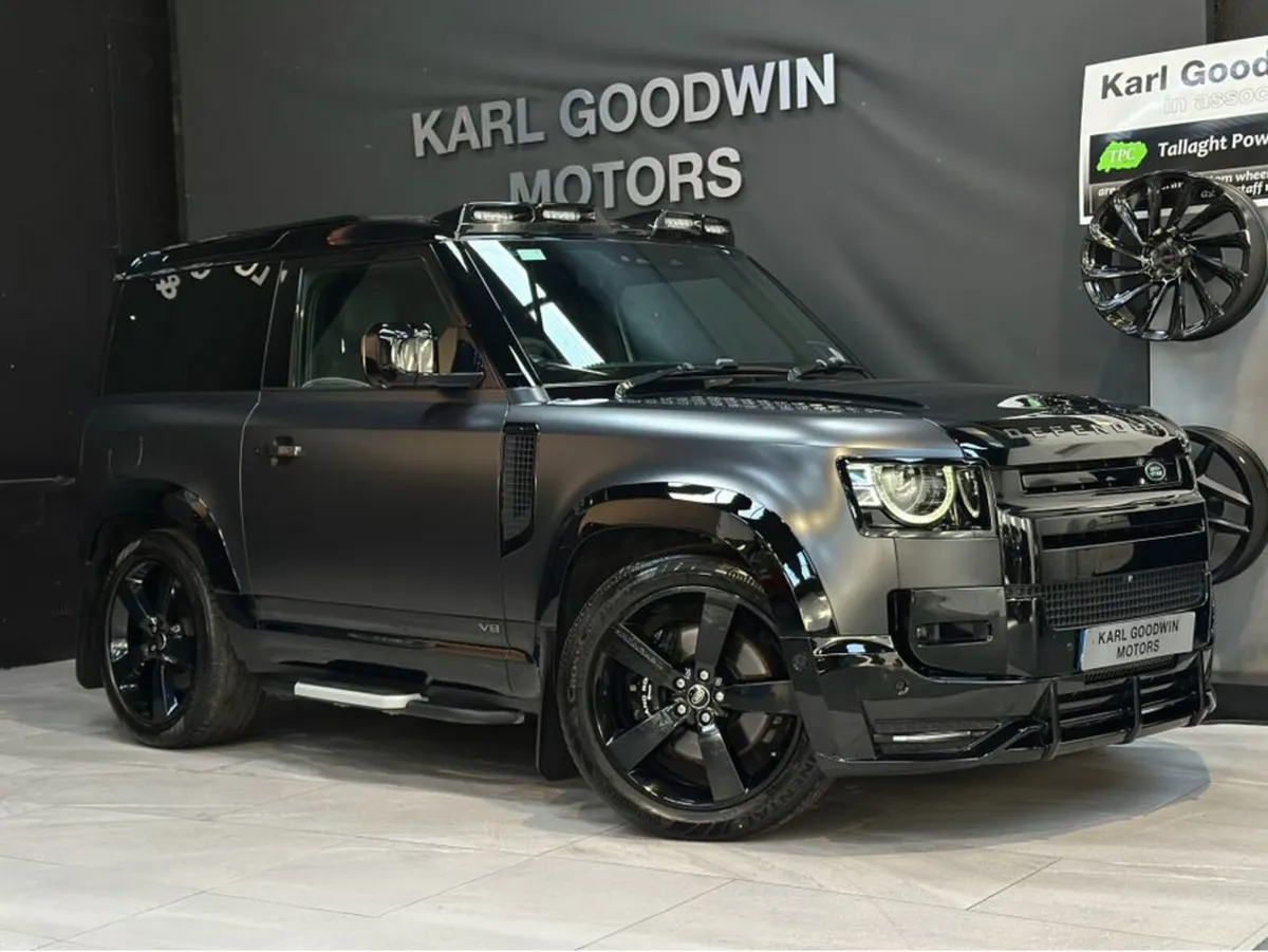 D90 V8 5.0 LITRE URBAN COMMERCIAL - Image 1