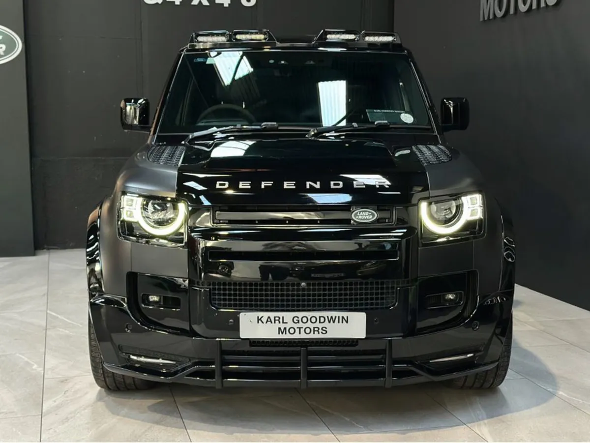 D90 V8 5.0 LITRE URBAN COMMERCIAL - Image 4