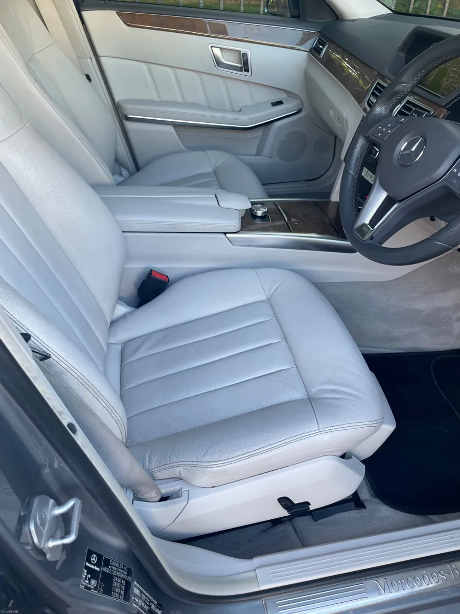 2014 MERCEDES E300 DIESEL IVORY LEATHER - Image 2