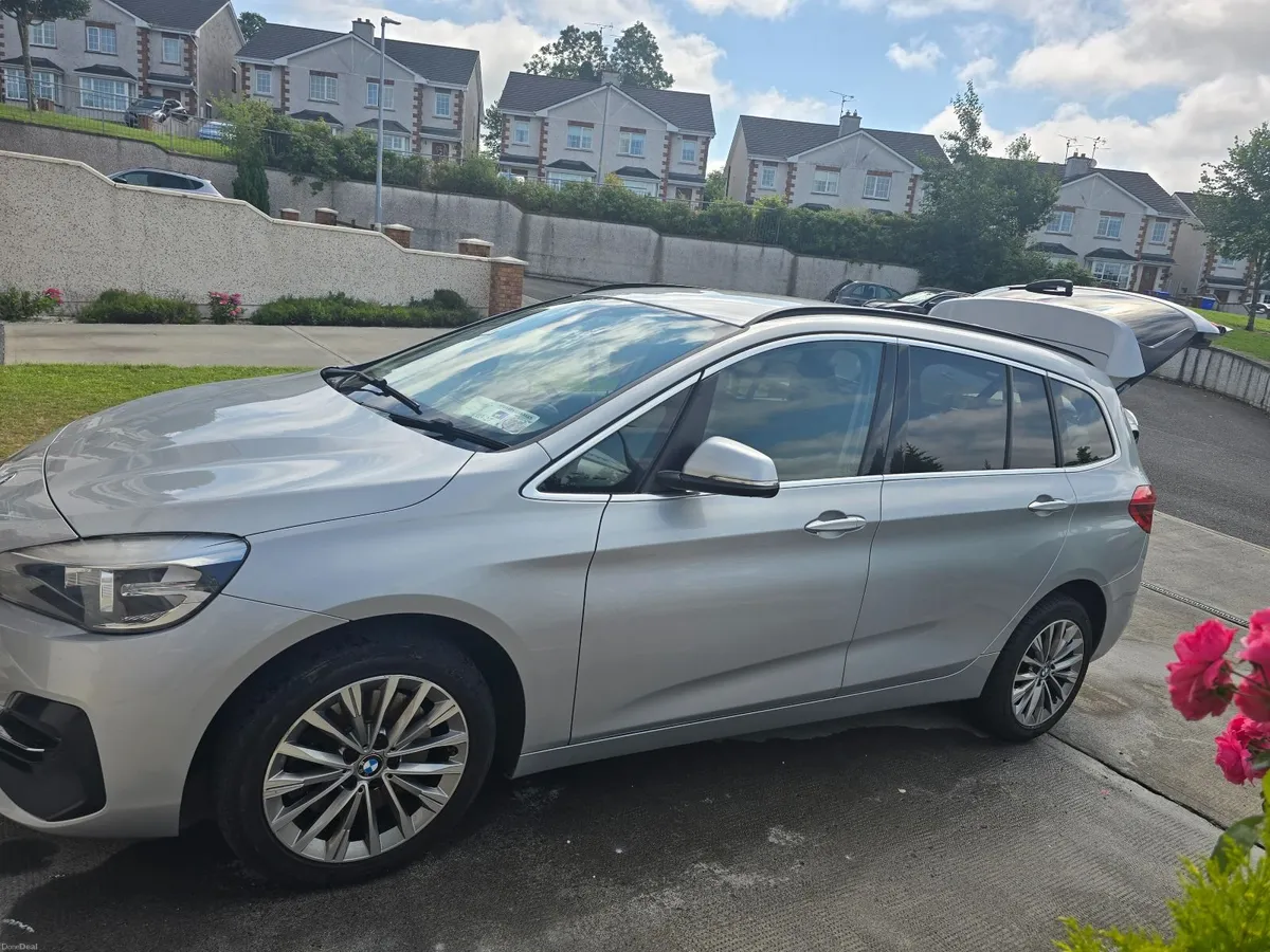 BMW 2-Series 2018 Luxury Model 7seater Automatic - Image 4