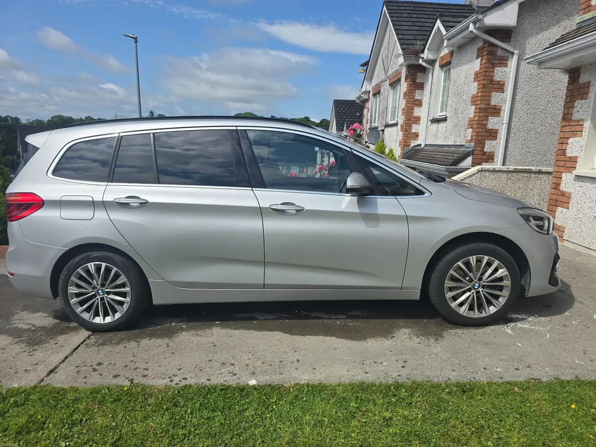 BMW 2-Series 2018 Luxury Model 7seater Automatic - Image 6