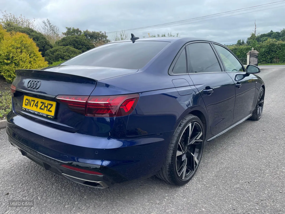 Audi A4 SALOON - Image 2