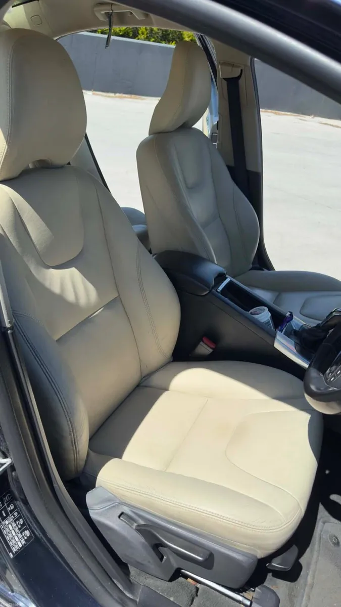 2016 Volvo s60 - Image 5