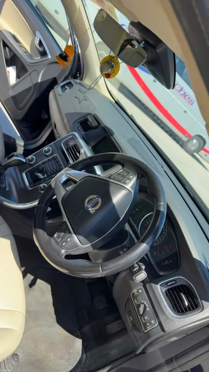 2016 Volvo s60 - Image 6