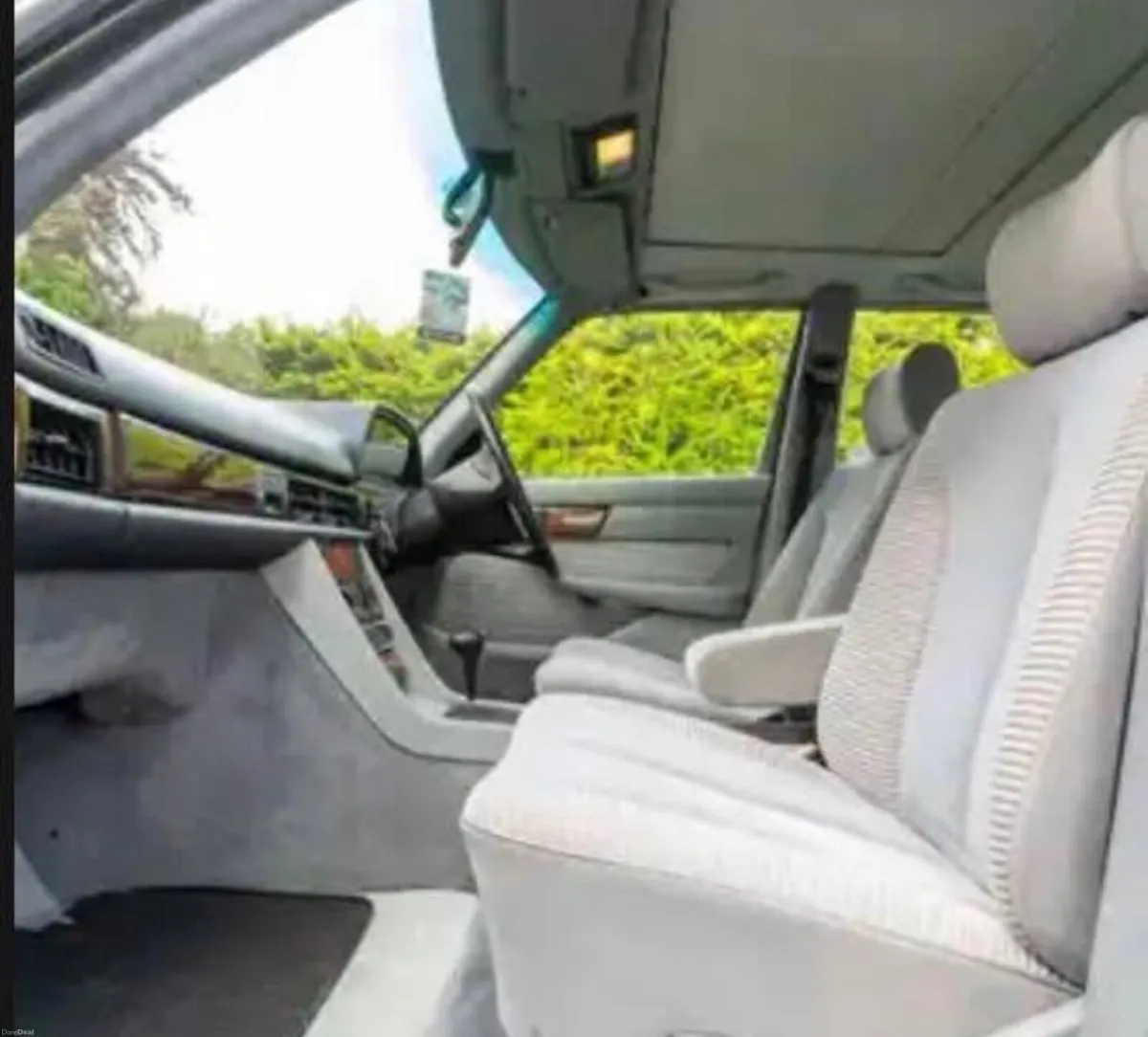 Classic Mercedes-Benz 300 se 1991 - Image 3