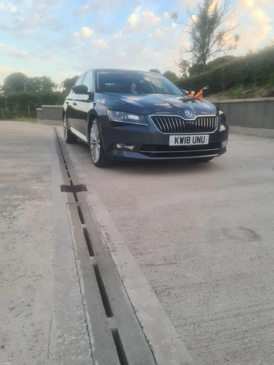 Skoda Superb 2018 - Image 4