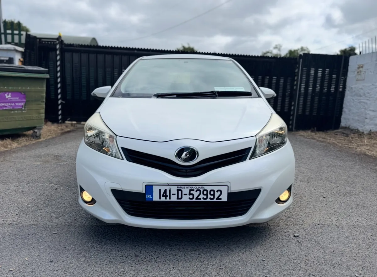 2014 TOYOTA VITZ. NEW NCT. AUTO 1.3L - SPOTLESS - Image 2