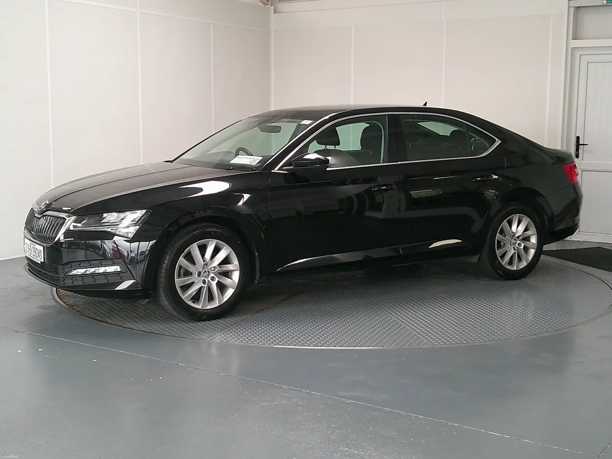 Skoda Superb 2023 - Image 3