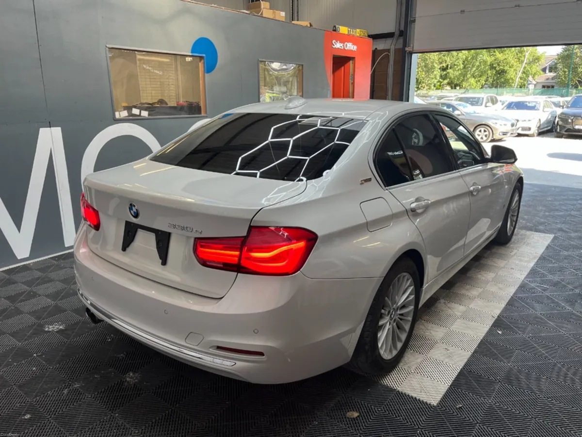BMW 3-Series 2016 BMW 330E LUXURY 20 AUTOMATIC / C - Image 2