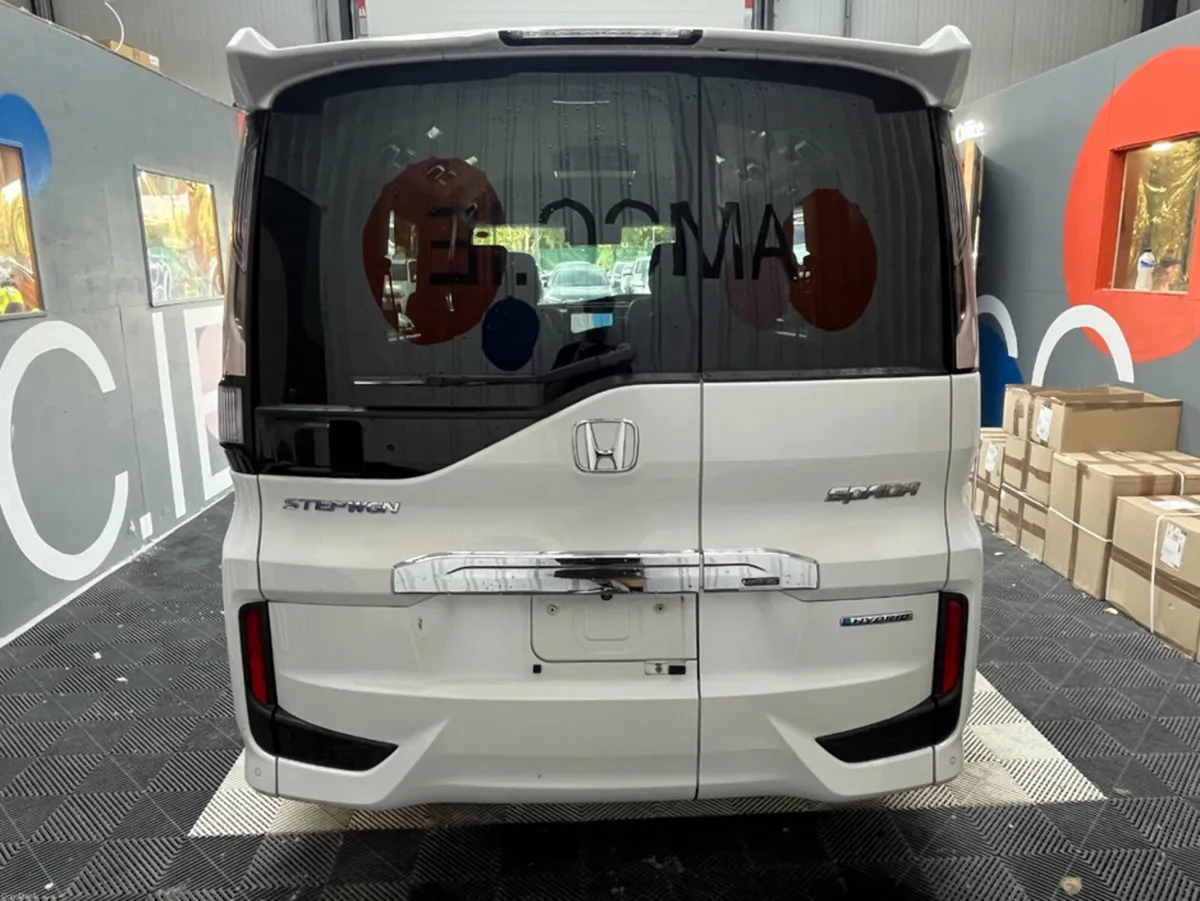 Honda Stepwagon 2019 HONDA STEPWAGON HYBRID G 2.0 - Image 3