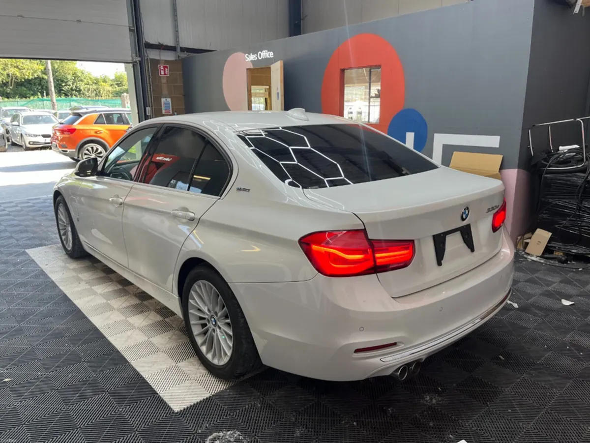 BMW 3-Series 2016 BMW 330E LUXURY 20 AUTOMATIC / C - Image 4