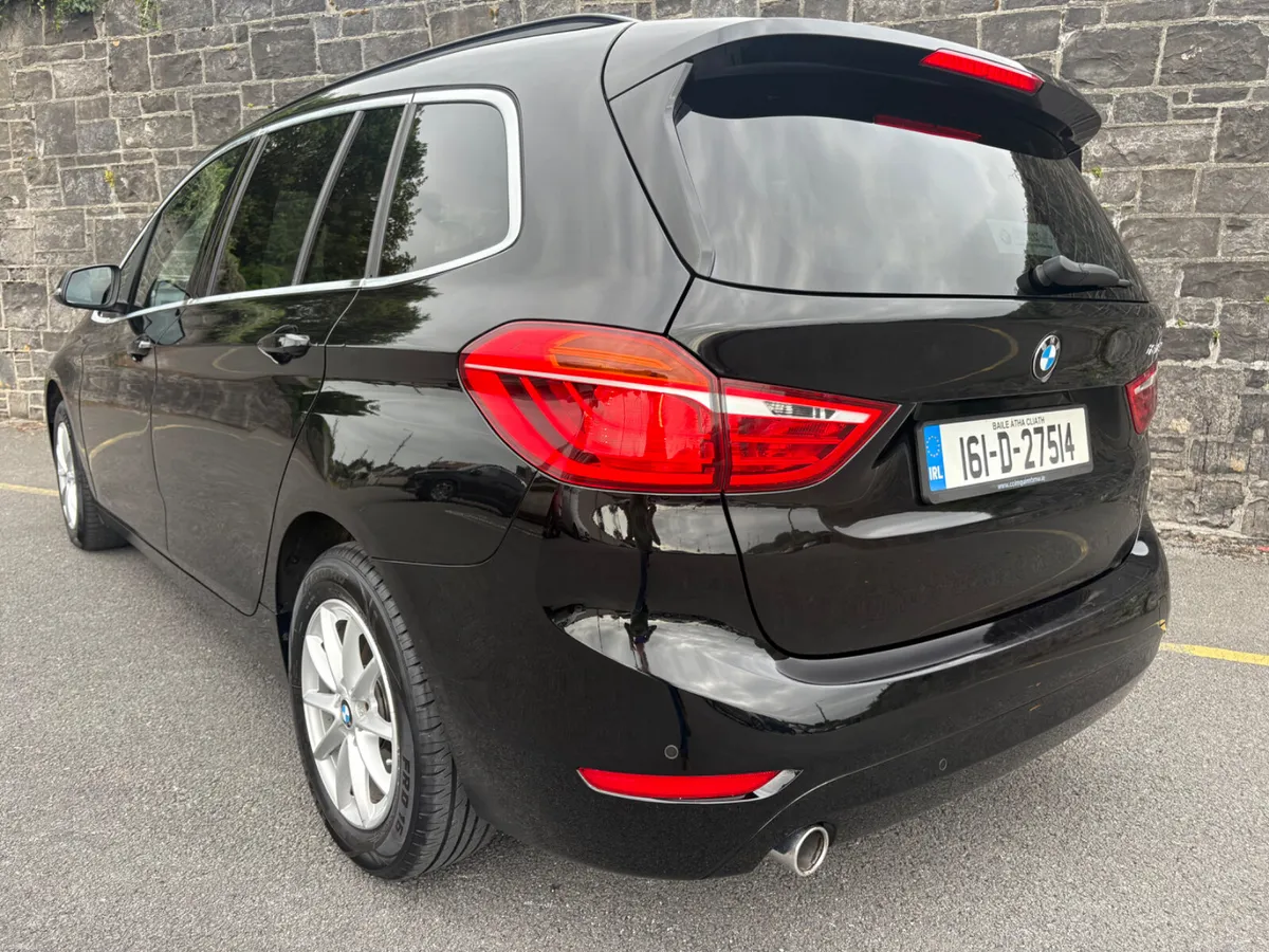 16 BMW 2-Series 7 seats! Automatic 1 Owner!! FSH - Image 2
