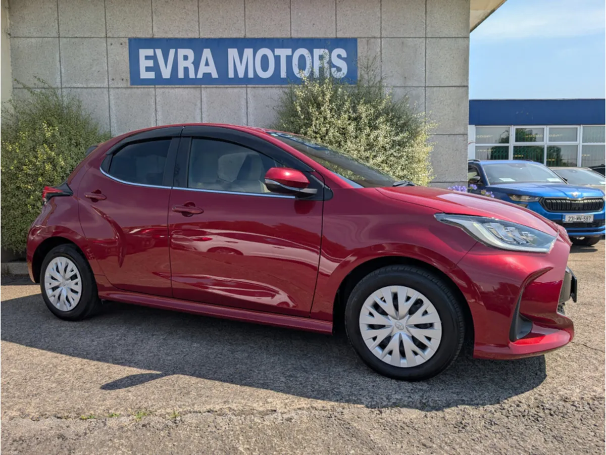 Toyota Yaris Z HYBRID AUTOMATIC 1.5 PETROL //HIGH - Image 3