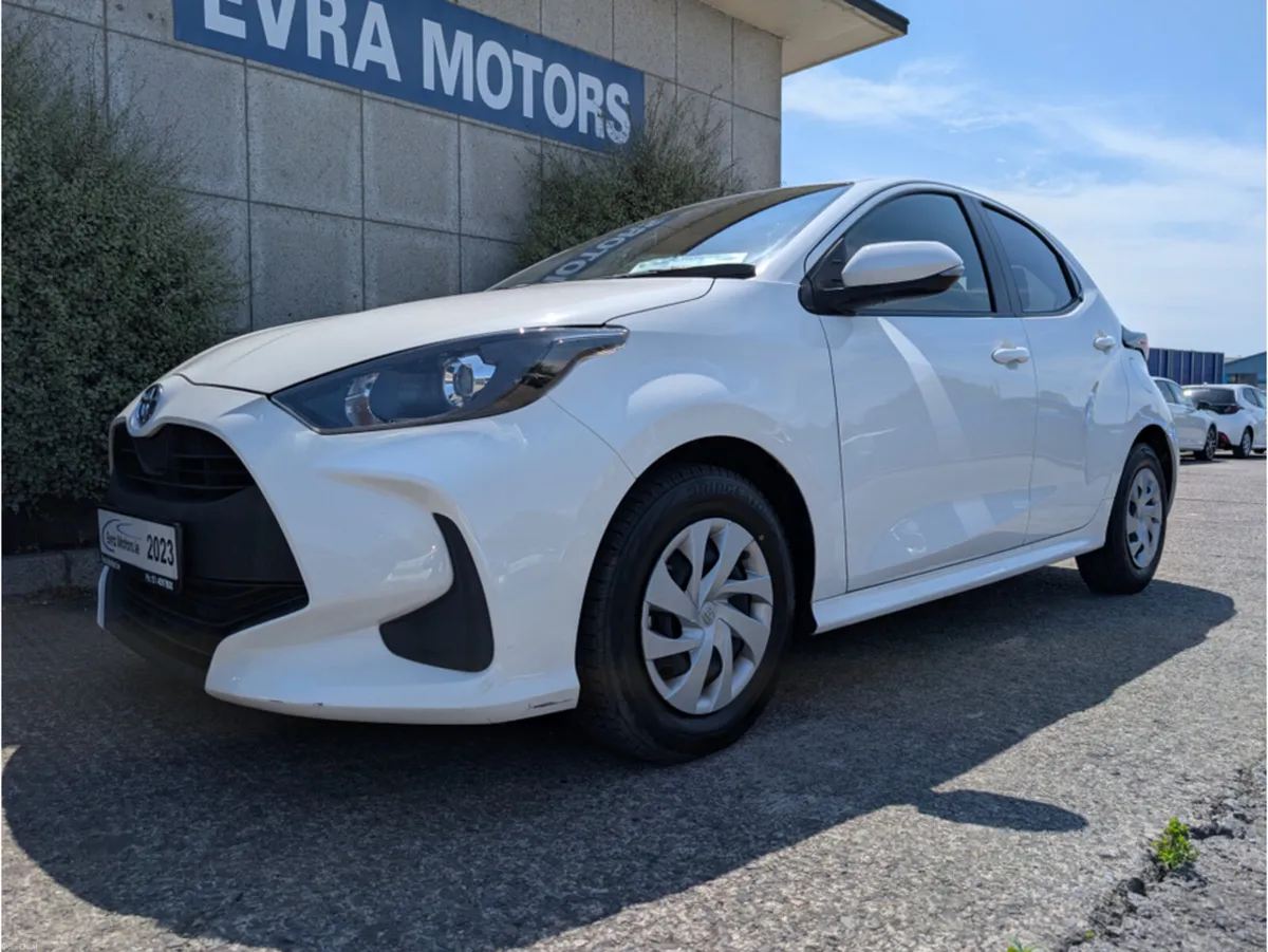 Toyota Yaris X HYBRID AUTOMATIC 1.5 PETROL //REVER - Image 5