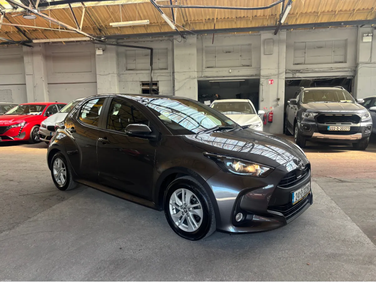 Toyota Yaris 1.5 LUNA - Image 1