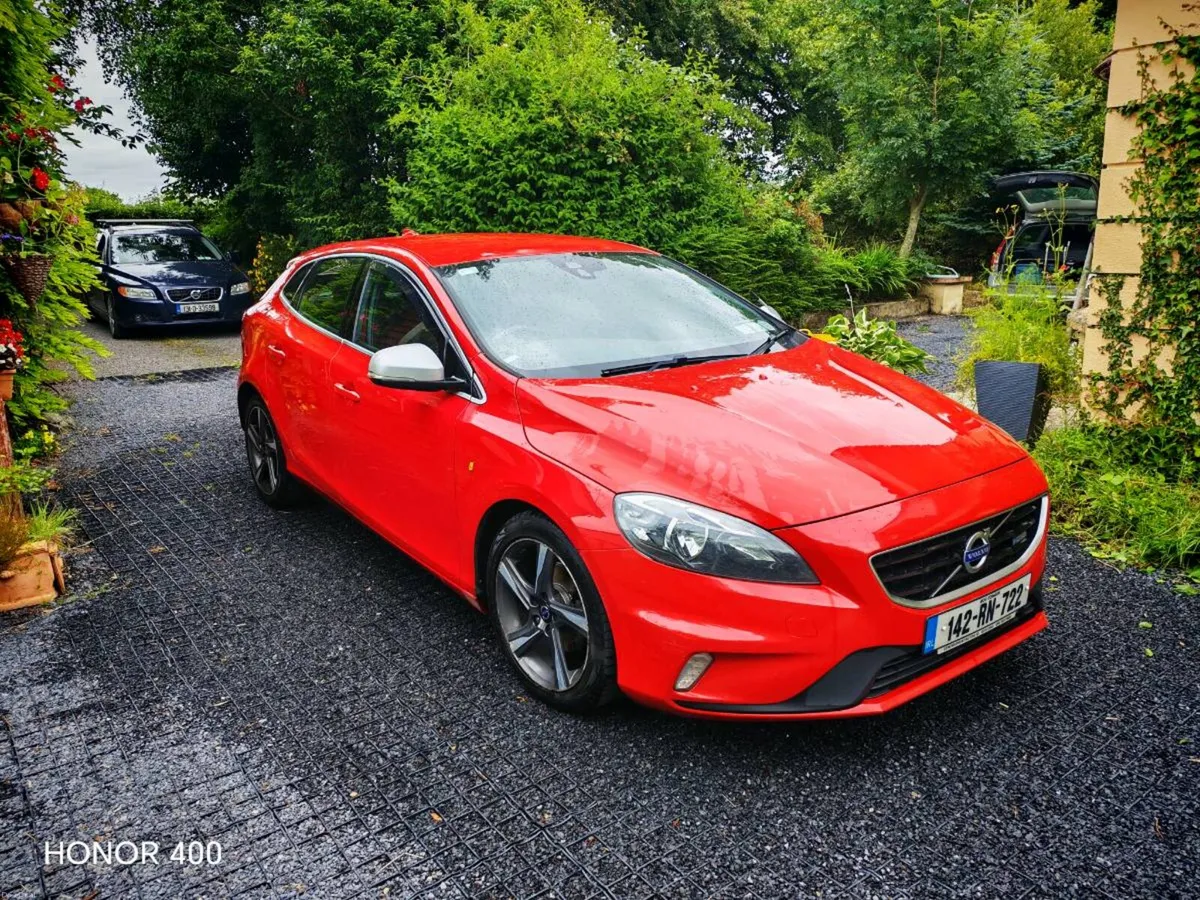 Volvo v40 r design - Image 1