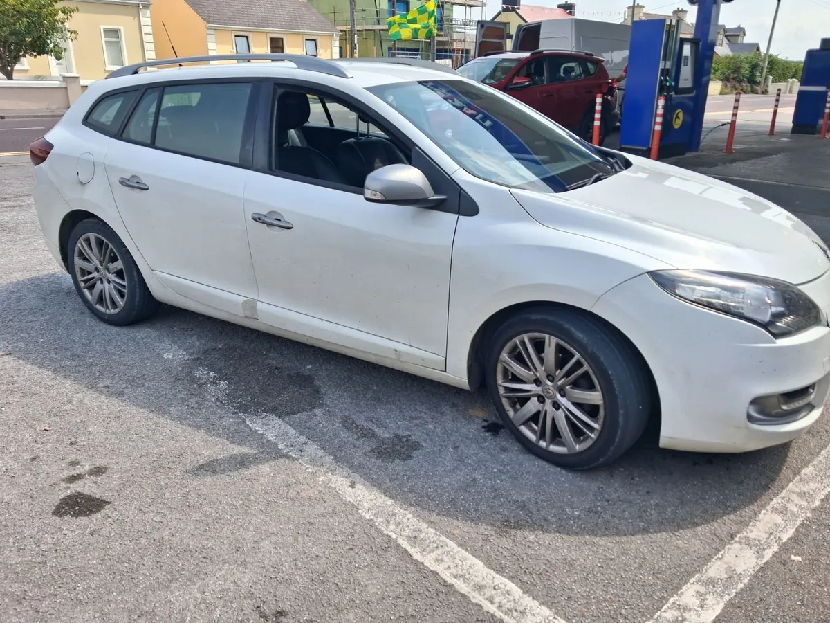 Lovely Renault Megane 2013 nct jun 27 plus tax - Image 3
