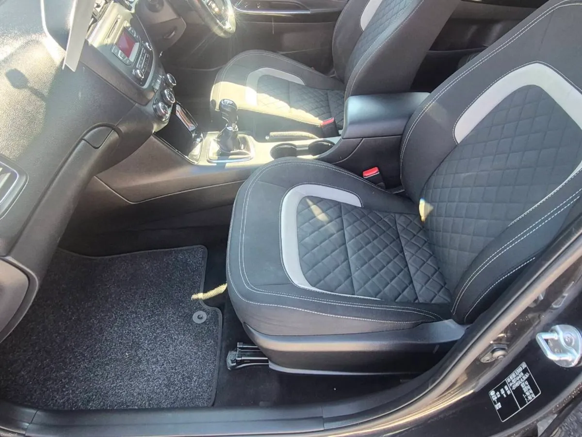 Car - Image 5