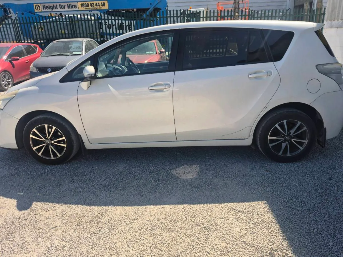 Car - Image 2