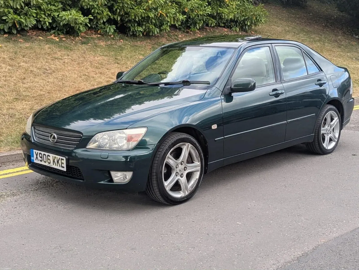 Lexus is200 - Image 3