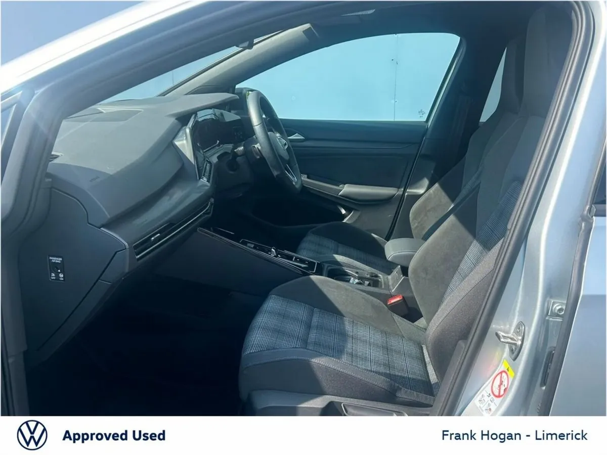 Volkswagen Golf GOLF 1.4 TSI 5DR 245HP GTE DSG ( I - Image 4