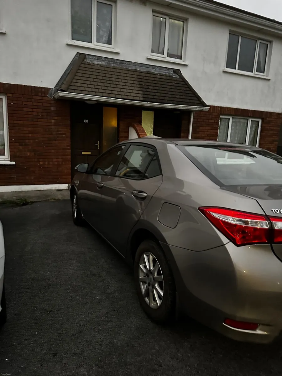 *Full service History* Toyota Corolla 2015 - Image 3