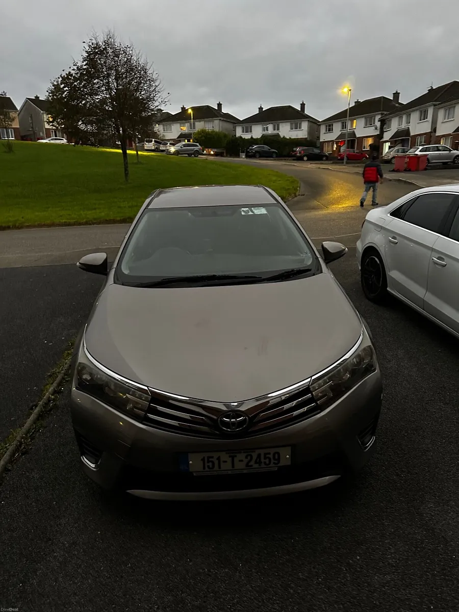 *Full service History* Toyota Corolla 2015 - Image 5