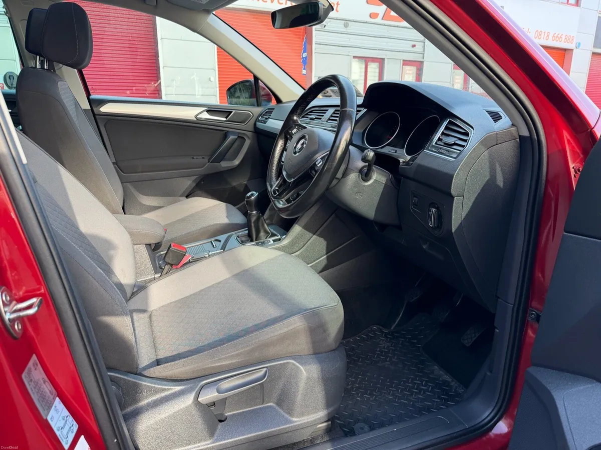 VOLKSWAGEN TIGUAN MANUAL - Image 6
