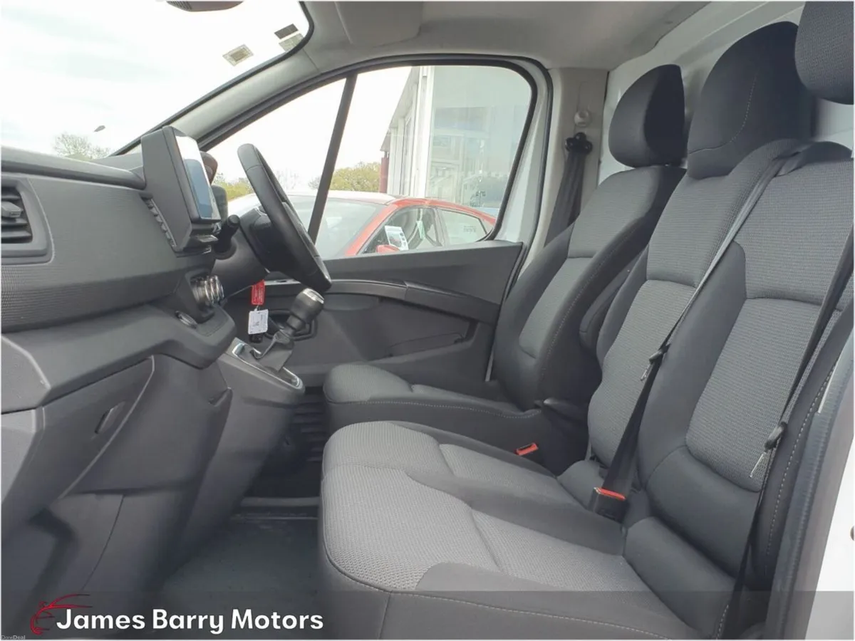 Nissan Primastar PRIMASTAR L2H1 130 SV PREMIUM - Image 4