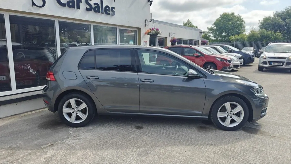 Volkswagen Golf 1.6 TDI 5DR 115HP Trendline DSG - Image 6