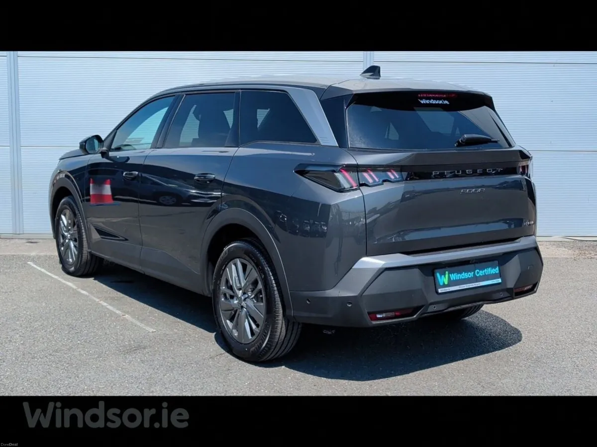 Peugeot 5008 Hybrid Allure 145hp - Image 3