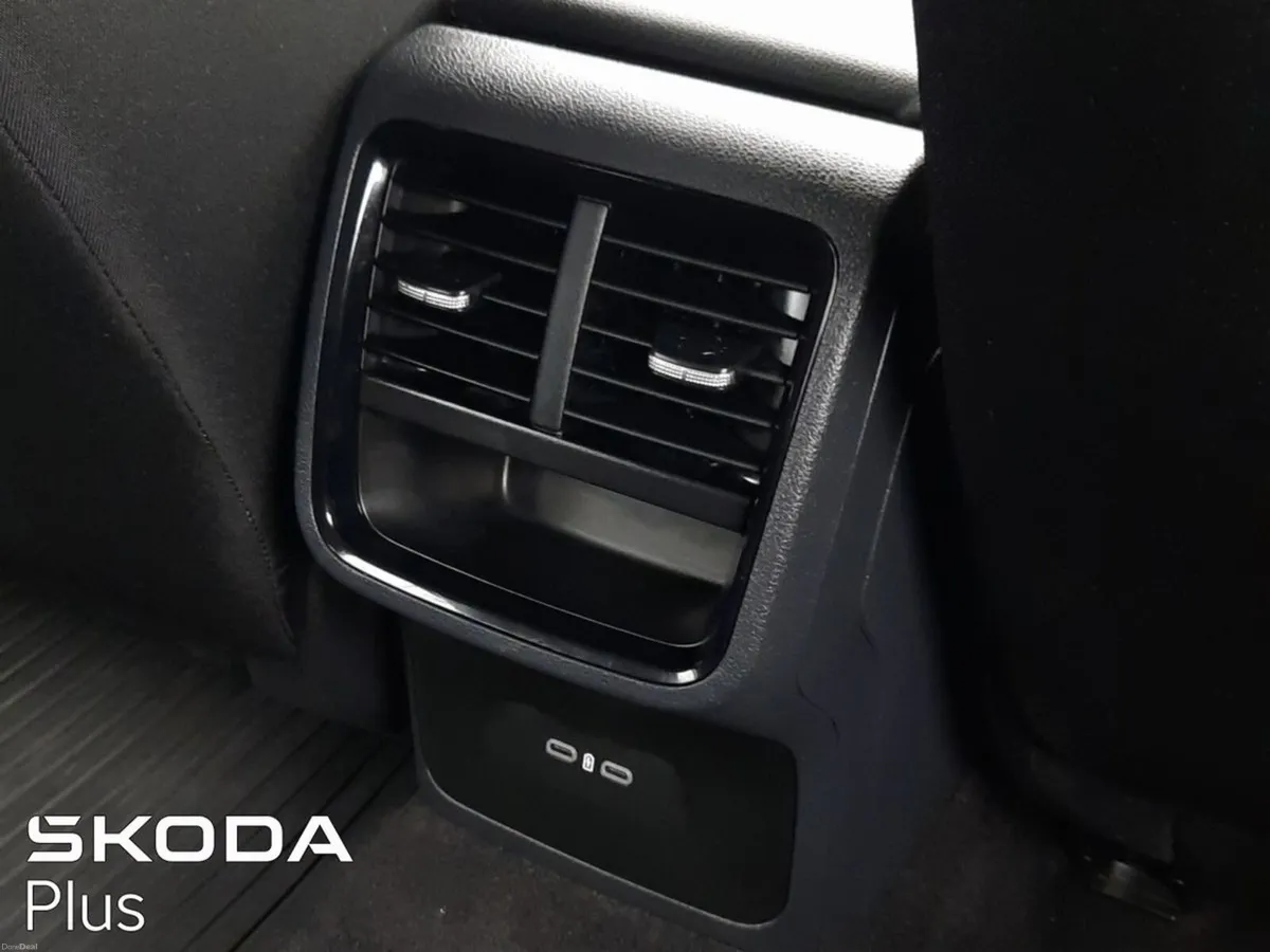 Skoda Octavia **ESTATE**SELECTION 2.0TDI 115HP - Image 6