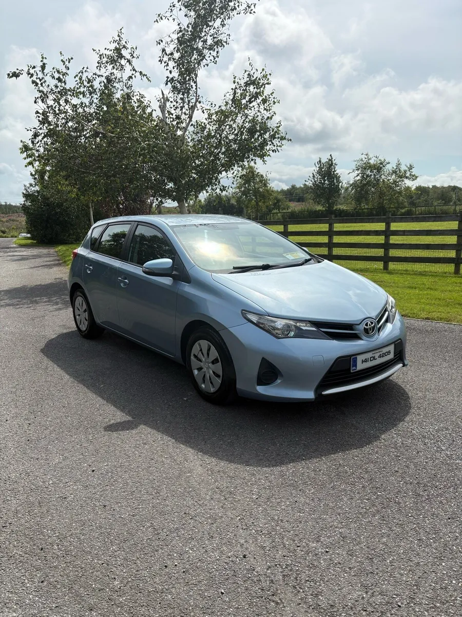 2014 Toyota Auris 1.4 D4D - Image 2